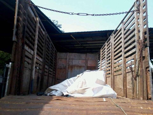 ***ขายแล้วครับขอบคุณ Truck2hand ขาย10ล้อเพลาเดียว HINO FL186 HO7C 185HP เครื่องเดิมเกียร์เดิม เครื่องแน่นดี แรง ช่วงล่างเดิมคัสซีสวยไม่ปะไม่ดาม กระบะล่องพื้นไม้คอกไม้สภาพดี ไม่ผุ หัวบางเดิมมีสีแตกสีลอกบ้าง ภายในดีคอนโซลครบ เบรคทริฟฟี่ พ.พาวเวอร์ ยางคู่หน้