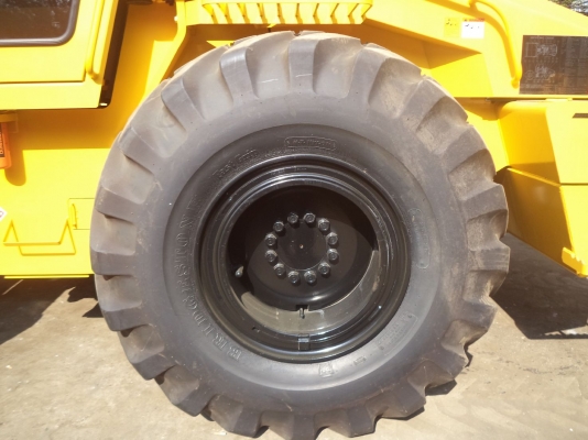 รถบดถนนล้อเรียบ SAKAI รุ่น SV900D