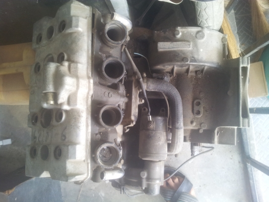 ขายเครื่องฮอนด้า400cc ทั้งตัวเป็นอะไหร่ แถมเรือนไมให้ด้วย 5000