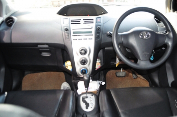 ขายTOYOTA YARIS 1.5  AT ปี 2006(2549)