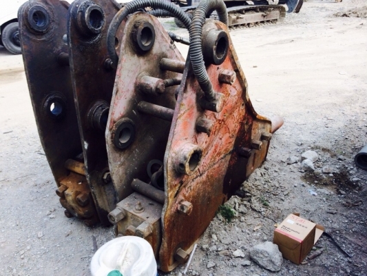 ขายหัวเจาะ ใส่รถแมคโคร200สภาพพร้อมใช้ สนใจติดต่อ บอย 085-156-2314 ขายหัวเจาะ ใส่รถแมคโคร200สภาพพร้อมใช้ สนใจติดต่อ บอย 085-156-2314