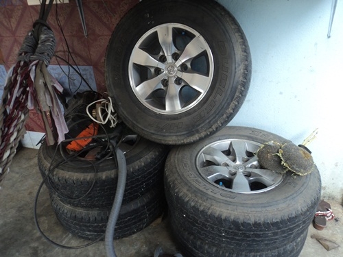 ขายแม้กซ์พร้อมยาง 265 70 16 ถอดออกจากรถที่บ้านเองครับ ขายแม้กซ์พร้อมยาง 265 70 16 ถอดออกจากรถที่บ้านเองครับ