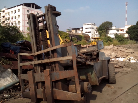 ขายซากรถโฟลลิฟขนาด7ตันถูกๆ