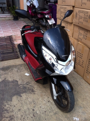 ขายด่วน pcx150 ดำ/แดง ปี 2012 7,xxxโล สภาพดี 98\%
