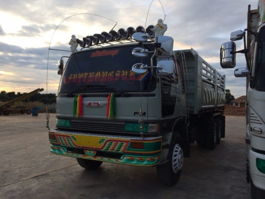 ขายด่วนสิบล้อสองเพลา หัวคัสซีสวยๆน่าใช้