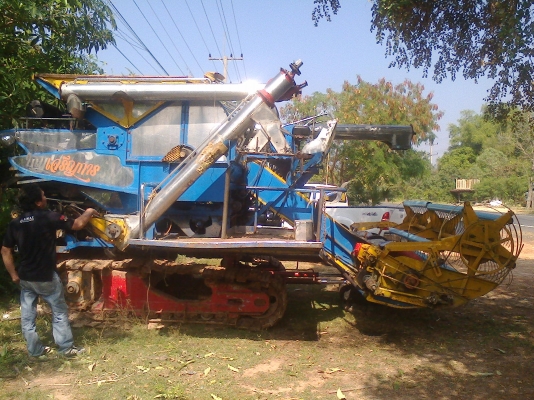 รถเกี่ยวข้าวบุญเจริญ  720000