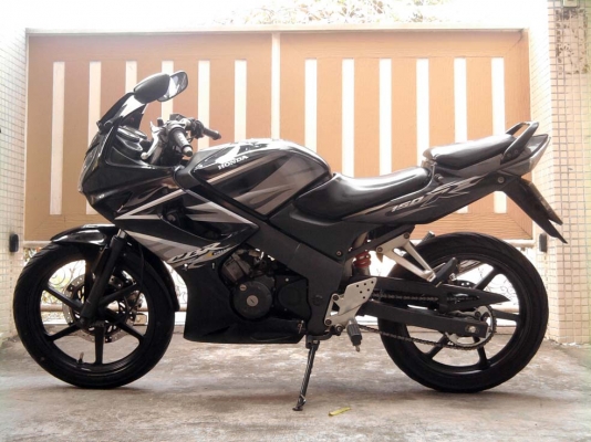 ขออนุญาติขาย HONDA CBR 150 ปี51 ลายไฟไมล์เหลือง สตา์ร์ทมือ โอนให้ฟรี