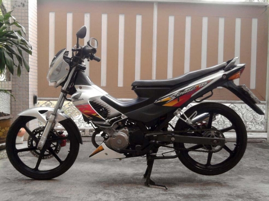 ขออนุญาติขาย Honda Sonic 125 CC. ตัว TOP สตาร์ทมือ ล้อแม็ก