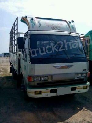 รถบรรทุก 6 ล้อ ยี่ห้อ HINO รุ่น FB 120 เเรงม้า