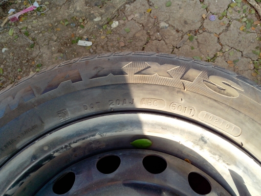 ขายเหมา ยางพร้อมกะทะขอบ14 สองชุด 15สองชุด ยางปี12สวยๆ แยกก็ขาย