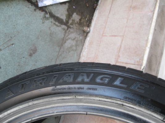 ขายยาง TRIANGLE 245-40-18 ปี12 คู่ 3800