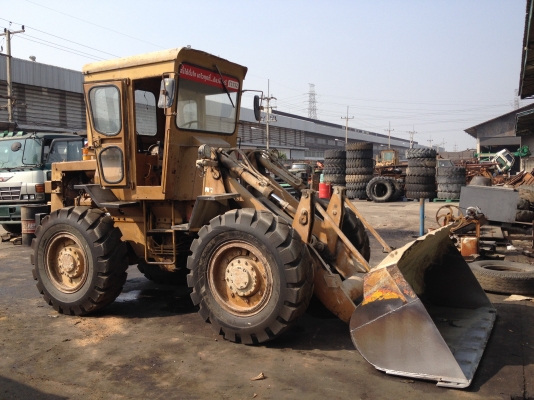 รถตัก CAT 910