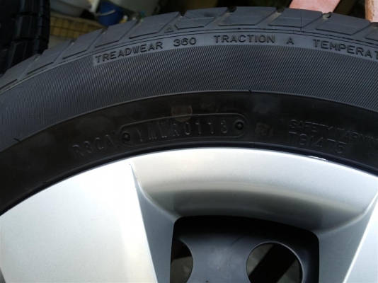 ล้อกะทะ vios ยางดันลอป 185 60 15 ยางปี 2013 ดอกเต็ม