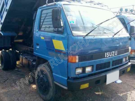 รถบรรทุก 6 ล้อดั๊มพ์ ยี่ห้อ ISUZU รุ่น NPR 130 แรงม้า