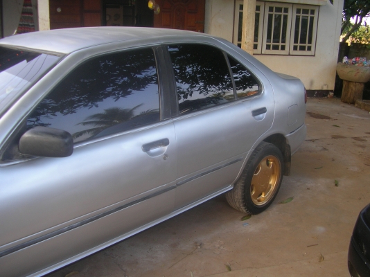 ขายนิสสัน  EX Saloon เดรื่องหัวฉีด ปี39 แอร์เย็น พวงมาลัยเพาเวอร์ กระจกไฟฟ้า เซ็นทันล็อค