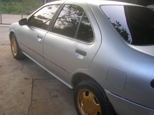 ขายนิสสัน  EX Saloon เดรื่องหัวฉีด ปี39 แอร์เย็น พวงมาลัยเพาเวอร์ กระจกไฟฟ้า เซ็นทันล็อค