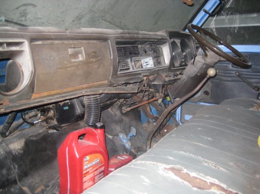 ขายรถบรรทุก 6ล้อKS110 แรง เครื่อง4BD1สภาพพร้อมใช้งานพื้นเหล็กคอกเหล็ก ยาง 750พึงเปลี่ยนใหม่บรรทุกข้าวโพด 10 ตันสบายเครื่องดีใช้ได้จนลืม ขายเพราะไม่มีคนขับ ติดต่อคุณเอ๋   089-9455306