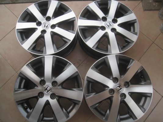 ขายล้อแม็กมือสอง Honda Freed 15"x5.5" et50 4รู100 ล้อมีรอยบ้างตามการใช้งานครับ  สนใจติดต่อเล็กคลองสามครับ (081-3747940)