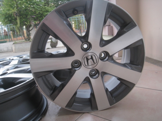 ขายล้อแม็กมือสอง Honda Freed 15"x5.5" et50 4รู100 ล้อมีรอยบ้างตามการใช้งานครับ  สนใจติดต่อเล็กคลองสามครับ (081-3747940)