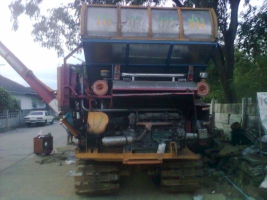 ต้องการขายรถเกี่ยวข้าวมือสอง ราคาต่อรองได้ ต้องการขายรถเกี่ยวข้าวมือสอง ราคาต่อรองได้