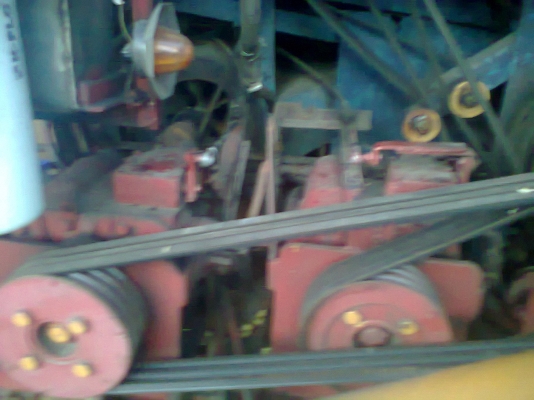 ต้องการขายรถเกี่ยวข้าวมือสอง ราคาต่อรองได้ ต้องการขายรถเกี่ยวข้าวมือสอง ราคาต่อรองได้