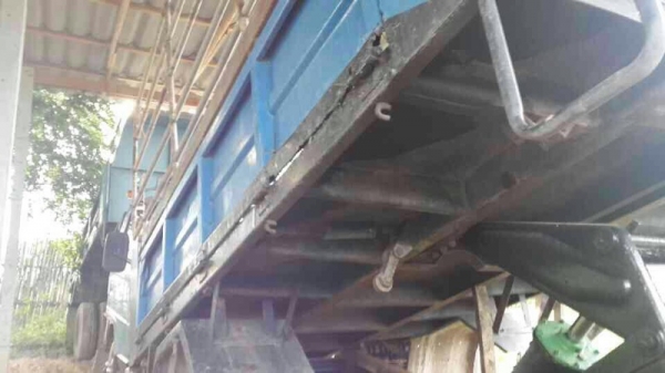 รถอีซูซุ 6 ล้อดั้ม 115 แรงม้า ปี 37  สนใจติดต่อ 081 - 6079515