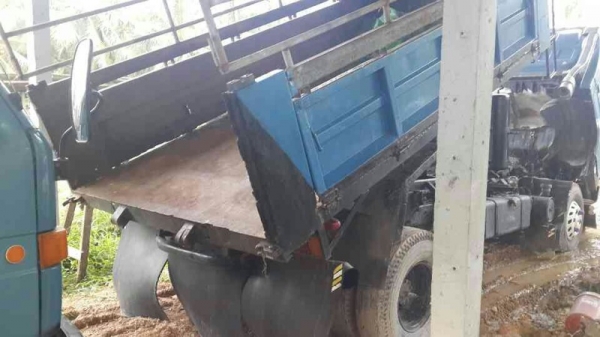 รถอีซูซุ 6 ล้อดั้ม 115 แรงม้า ปี 37  สนใจติดต่อ 081 - 6079515