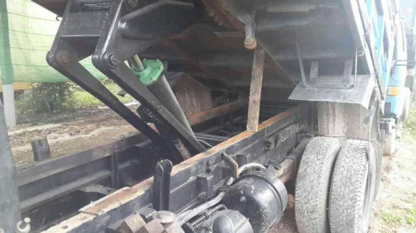 รถอีซูซุ 6 ล้อดั้ม 115 แรงม้า ปี 37  สนใจติดต่อ 081 - 6079515