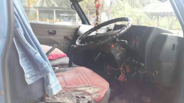 รถอีซูซุ 6 ล้อดั้ม 115 แรงม้า ปี 37  สนใจติดต่อ 081 - 6079515