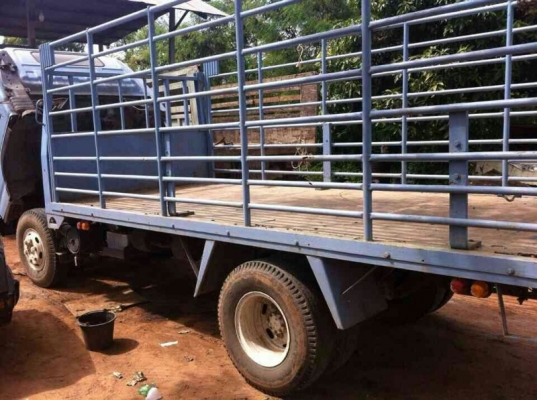 รถอีซูซุ 6 ล้อ รั่ว 120 แรงม้า ปี 40  ( ฝาขาว. )   สนใจติดต่อ 081 - 6079515