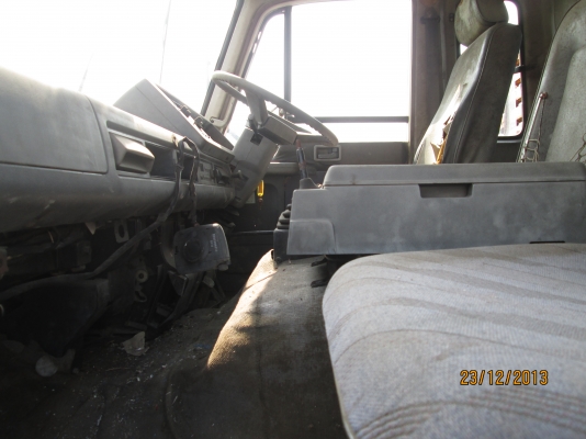 นิสสันCW41M-10ล้อดั้ม2เพลาเครื่อง260โบว์- นิสสันCW41M-10ล้อดั้ม2เพลาเครื่อง260โบว์-