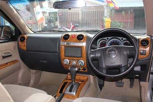 MU-7 SUPER PLATINUM ปี 2010 รถสวย ต่อรองได้ครับ