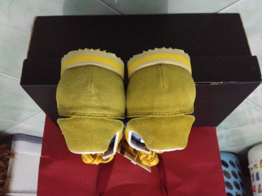 ขายรองเท้า Onitsuka Tiger ของแท้จากญี่ปุ่น 3,000 บาทถ้วน