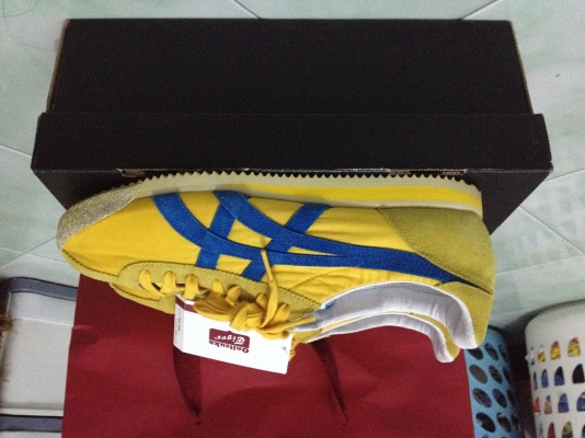 ขายรองเท้า Onitsuka Tiger ของแท้จากญี่ปุ่น 3,000 บาทถ้วน