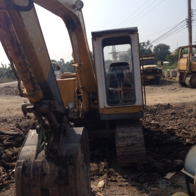 ขายKOMATSU. PC60-2 สภาพสวยพร้อมใช้งาน เครื่องดี ช่วงล่างดีื ใบเเทรกเต็ม ราคาต่่อรองได้