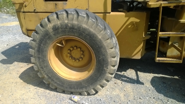 รถตักKOMATSU 510 กรองเดียว น้ำเข้าเครื่อง..รถสภาพสวย เดิมใช้อยู่ที่ร้าน