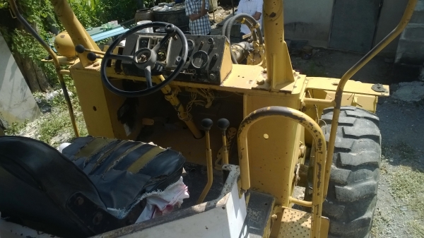 รถตักKOMATSU 510 กรองเดียว น้ำเข้าเครื่อง..รถสภาพสวย เดิมใช้อยู่ที่ร้าน