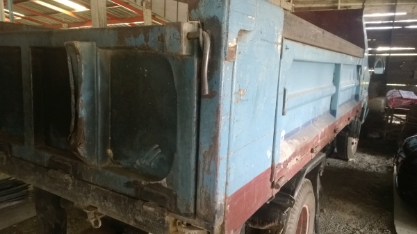 6ล้อด้ัมISUZU KT25  รถ100แรง รถใช้ที่ร้านวัสดุ สภาพยังดี ....พร้อมใช้