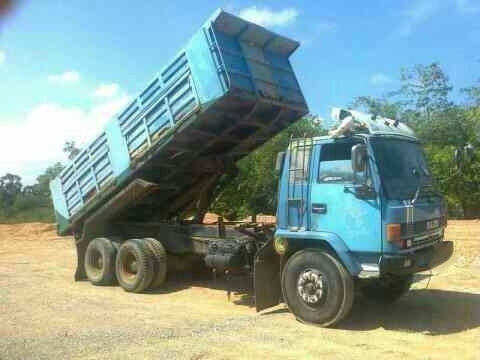 รถอีซูซุ 10 ล้อดั้ม 210 แรงม้า.  สนใจติดต่อ 081 - 6079515