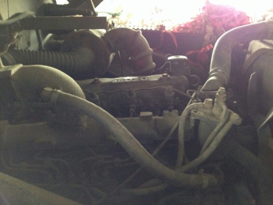 รถอีซูซุ 10 ล้อ หน้ายาว 165 แรงม้า. ( รถบรรกน้ำมัน.)  สนใจติดต่อ 081 - 6079515