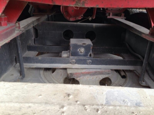 รถอีซูซุ 10 ล้อ หน้ายาว 165 แรงม้า. ( รถบรรกน้ำมัน.)  สนใจติดต่อ 081 - 6079515