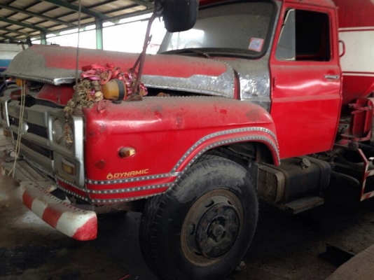 รถอีซูซุ 10 ล้อ หน้ายาว 165 แรงม้า. ( รถบรรกน้ำมัน.)  สนใจติดต่อ 081 - 6079515