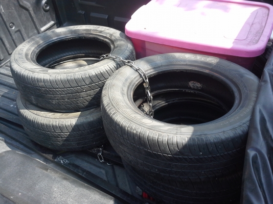 ขายยางขอบ14  1ชุด185/65/14R หายาก สภาพใช้ได้อีกนานเส้นละ450-ด่วน