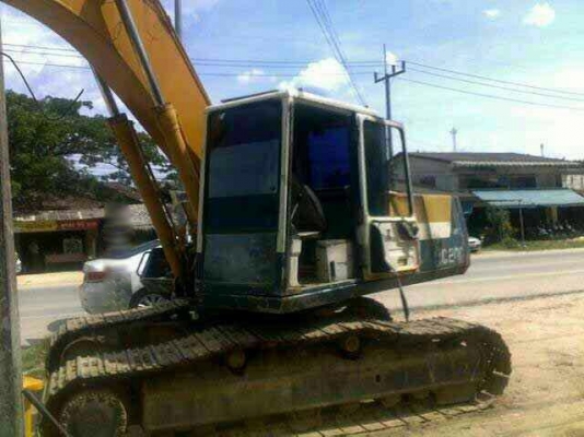 รถแบคโฮ KOMATSU  200 - 5  สนใจติดต่อ 081 - 6079515