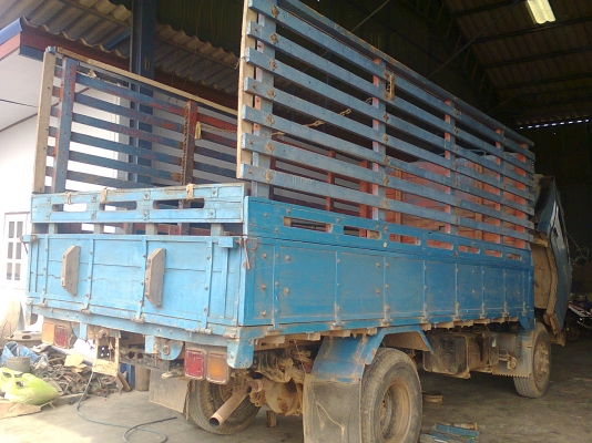 6 ล้อ ISUZU NPR 115 แรงม้า