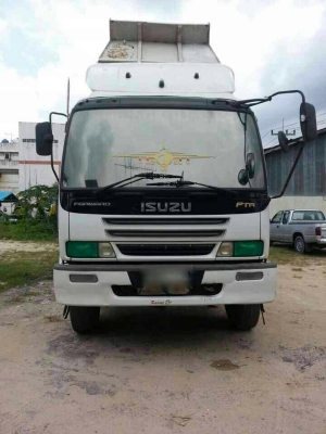 รถอีซูซุ 6 ล้อดั้ม FTR 200 แรงม้า ปี 48  สนใจติดต่อ 081 - 6079515