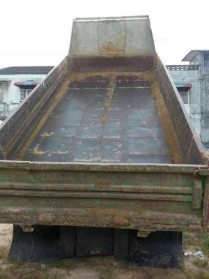 รถอีซูซุ 6 ล้อดั้ม FTR 200 แรงม้า ปี 48  สนใจติดต่อ 081 - 6079515