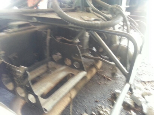 รถอีซูซุ 10 ล้อ หัวลาก 260 แรงม้า ปี 39  สนใจติดต่อ 081 - 6079515