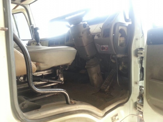 รถอีซูซุ 10 ล้อ หัวลาก 260 แรงม้า ปี 39  สนใจติดต่อ 081 - 6079515