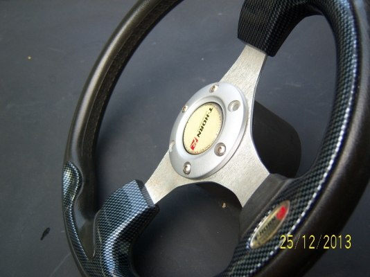 พวงมาลัยพร้อมคอ